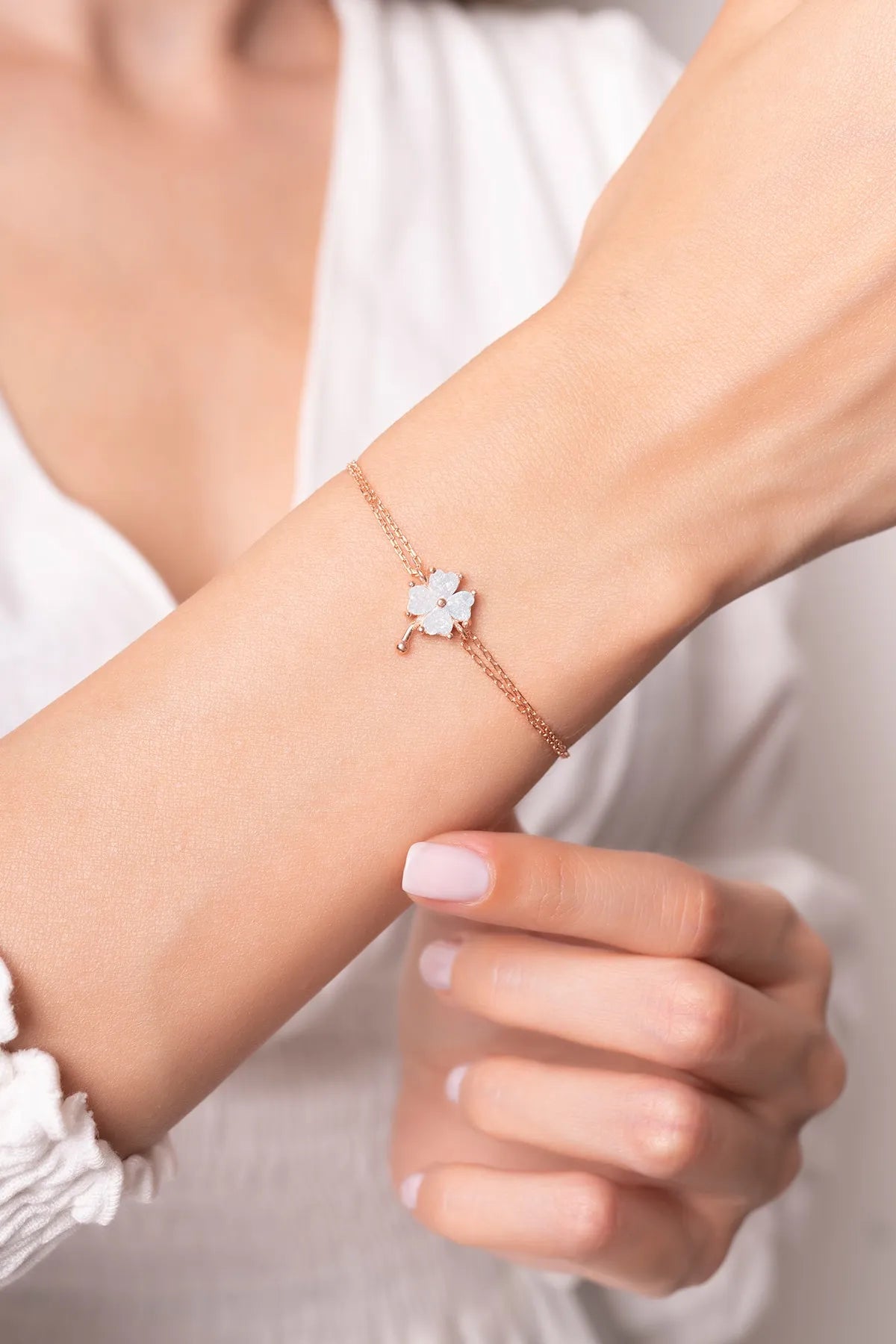 Buz Mavisi Yonca Bileklik Rose 925 Ayar Gümüş