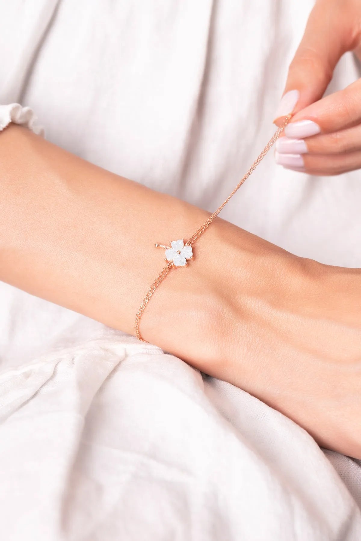 Buz Mavisi Yonca Bileklik Rose 925 Ayar Gümüş